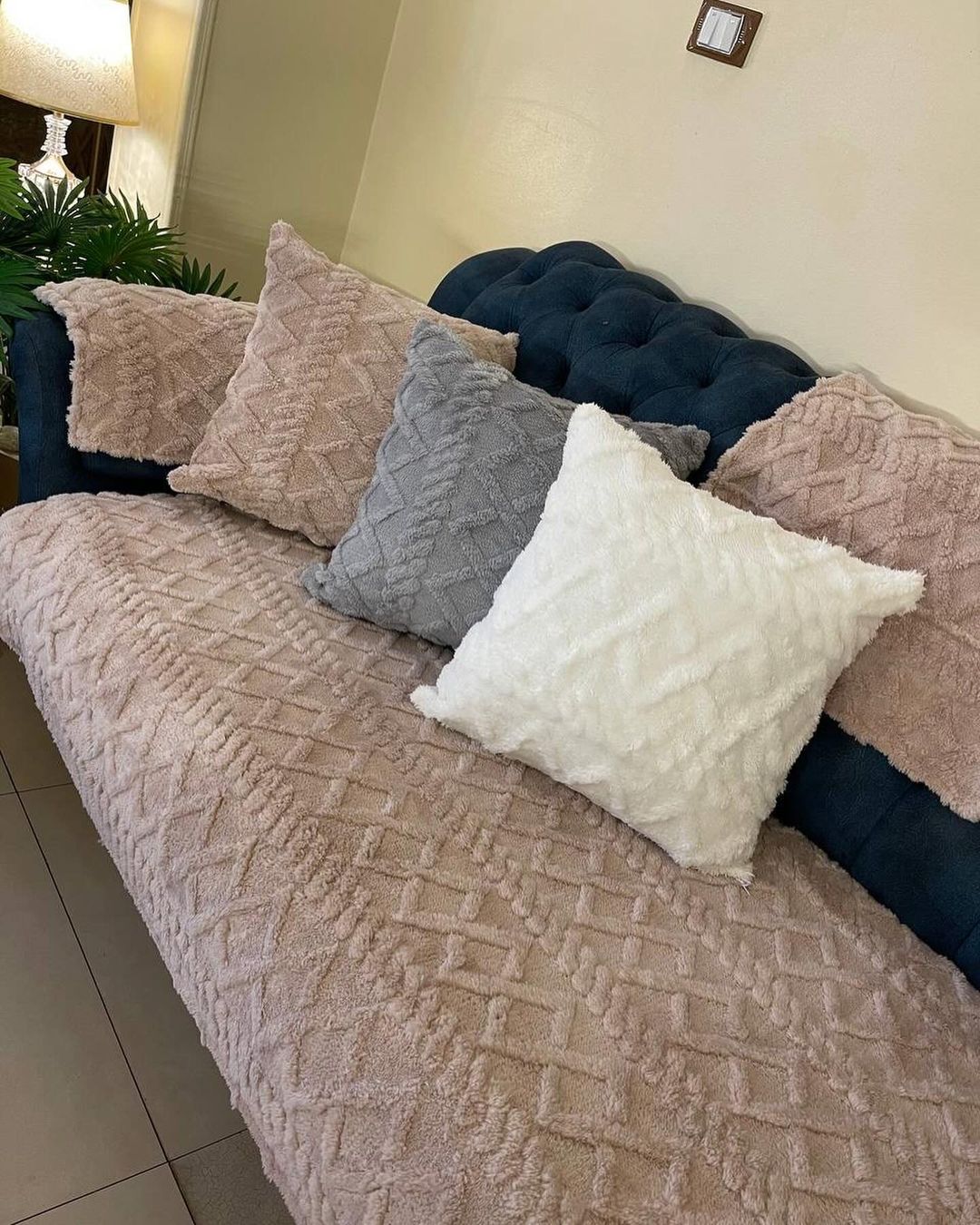 Plush jacquard fur living room linens🤩